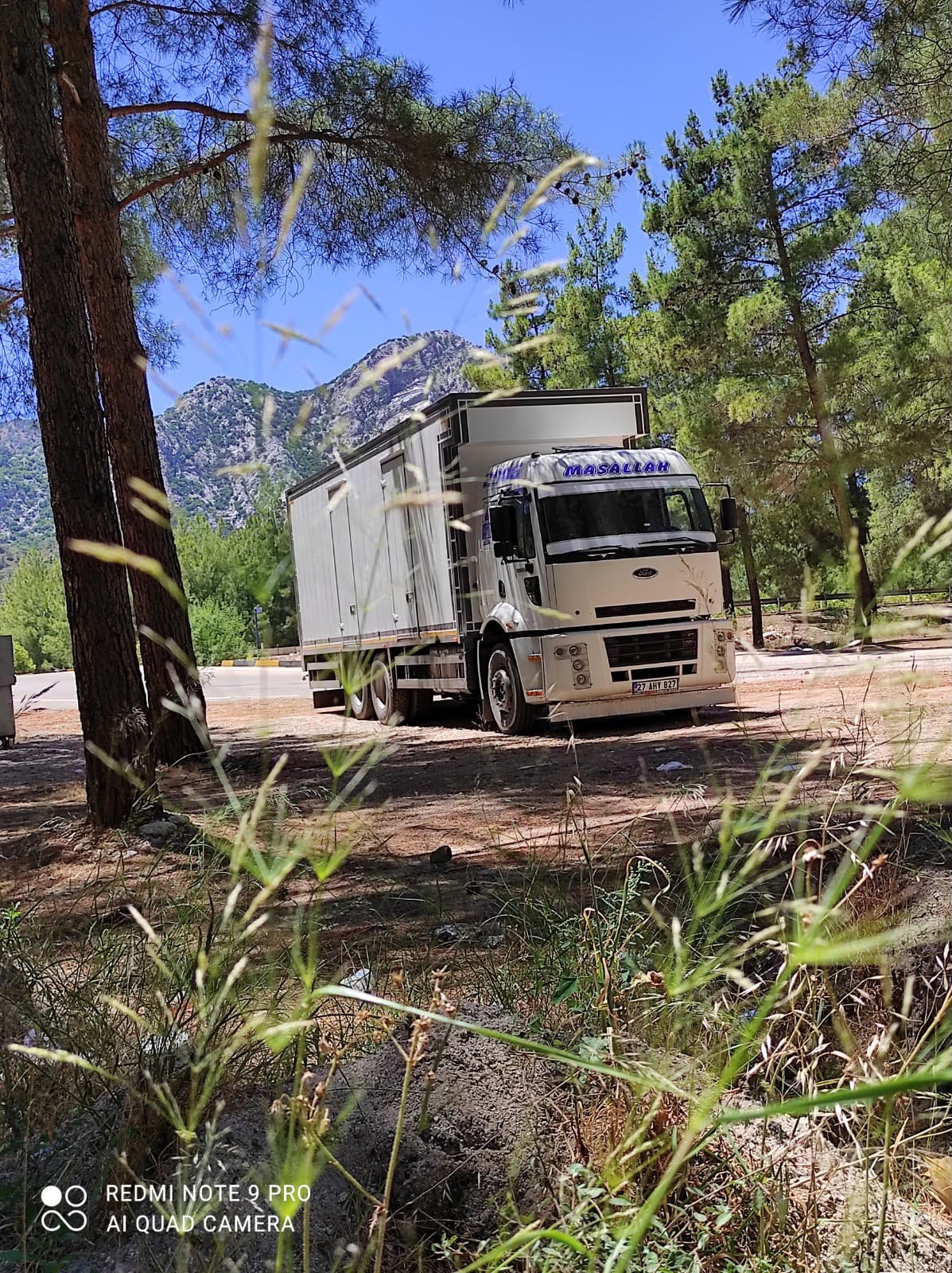 Nakliye aracı ve dış cephe