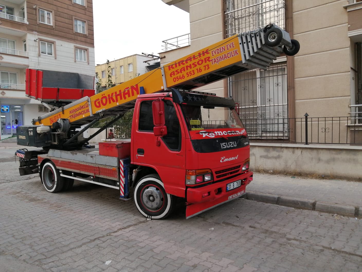 Mobil asansör aracı